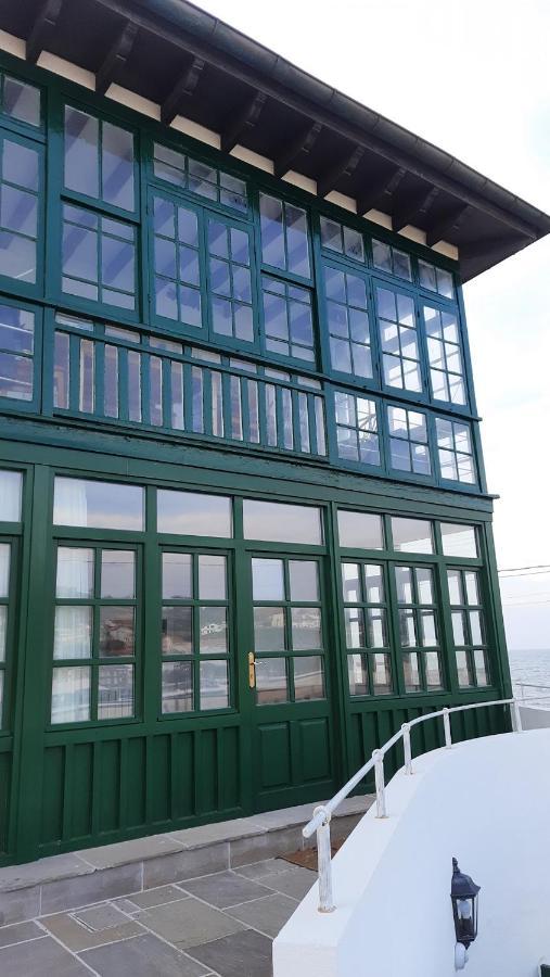 Apartamentos El Muelle Comillas Kültér fotó